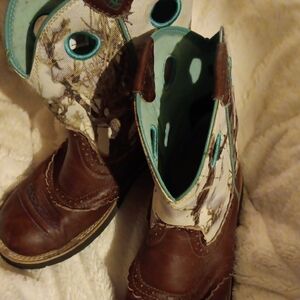 Ariat  Teal and Brown Camo Boots "FATBABY" Size size 8B in very good con…